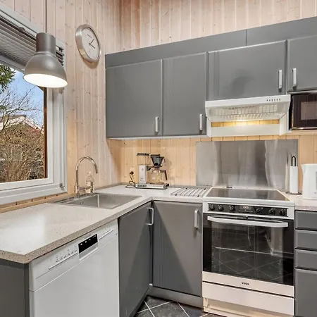 Hithin - 800m From The Sea By Interhome