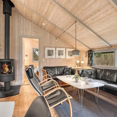 Hithin - 800m From The Sea By Interhome