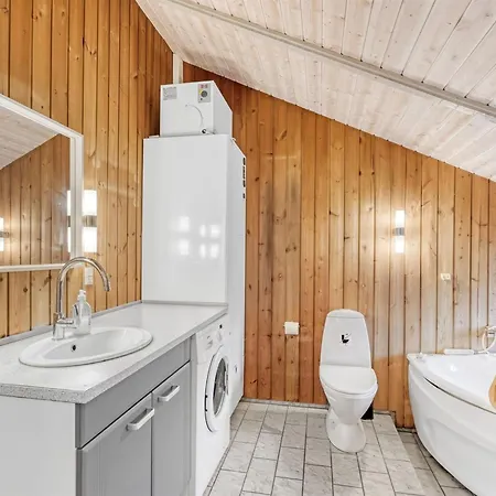Ferienhaus Hithin - 800m From The Sea By Interhome Bøtø By